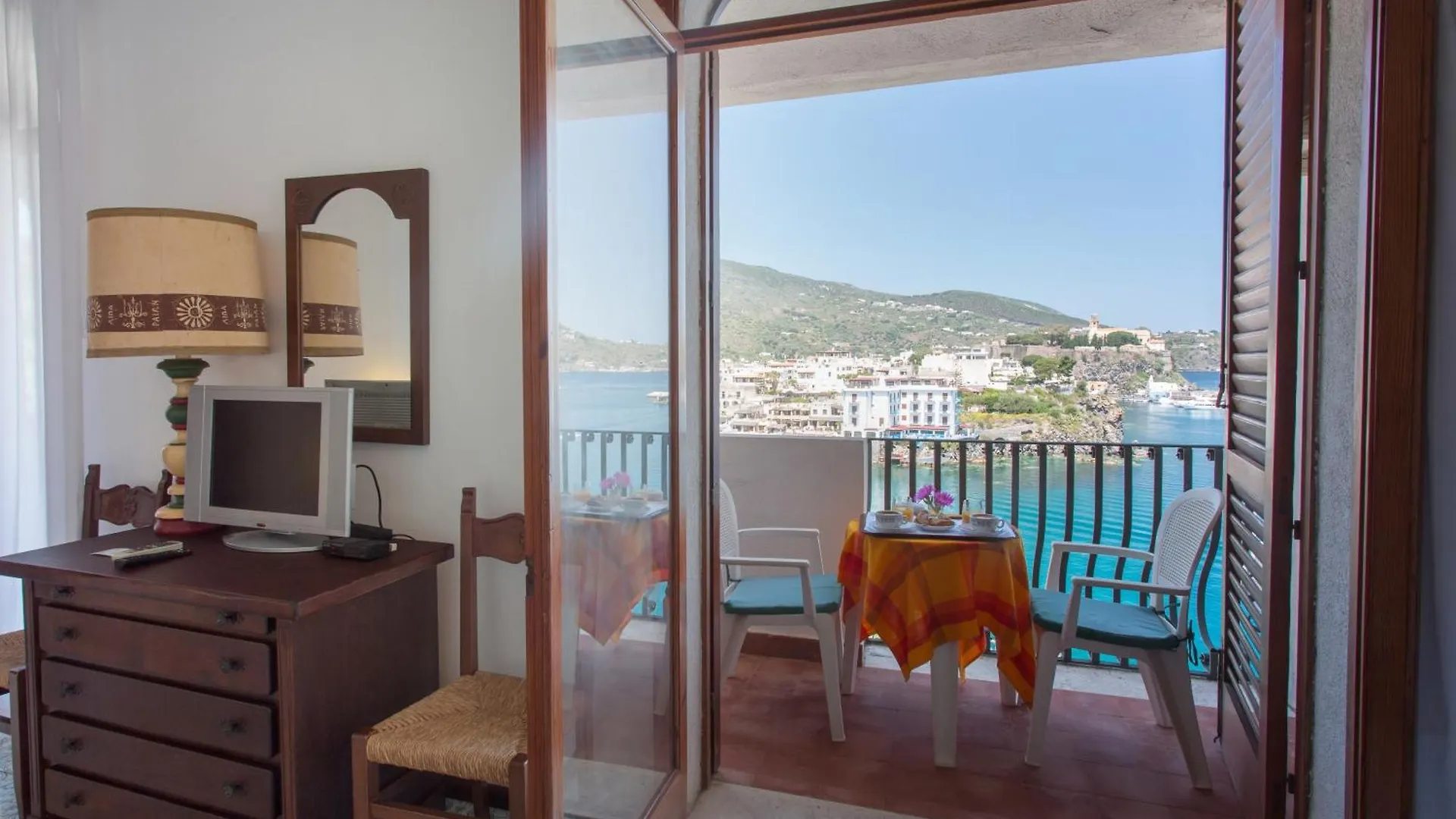 Hotel Carasco Lipari 4*,