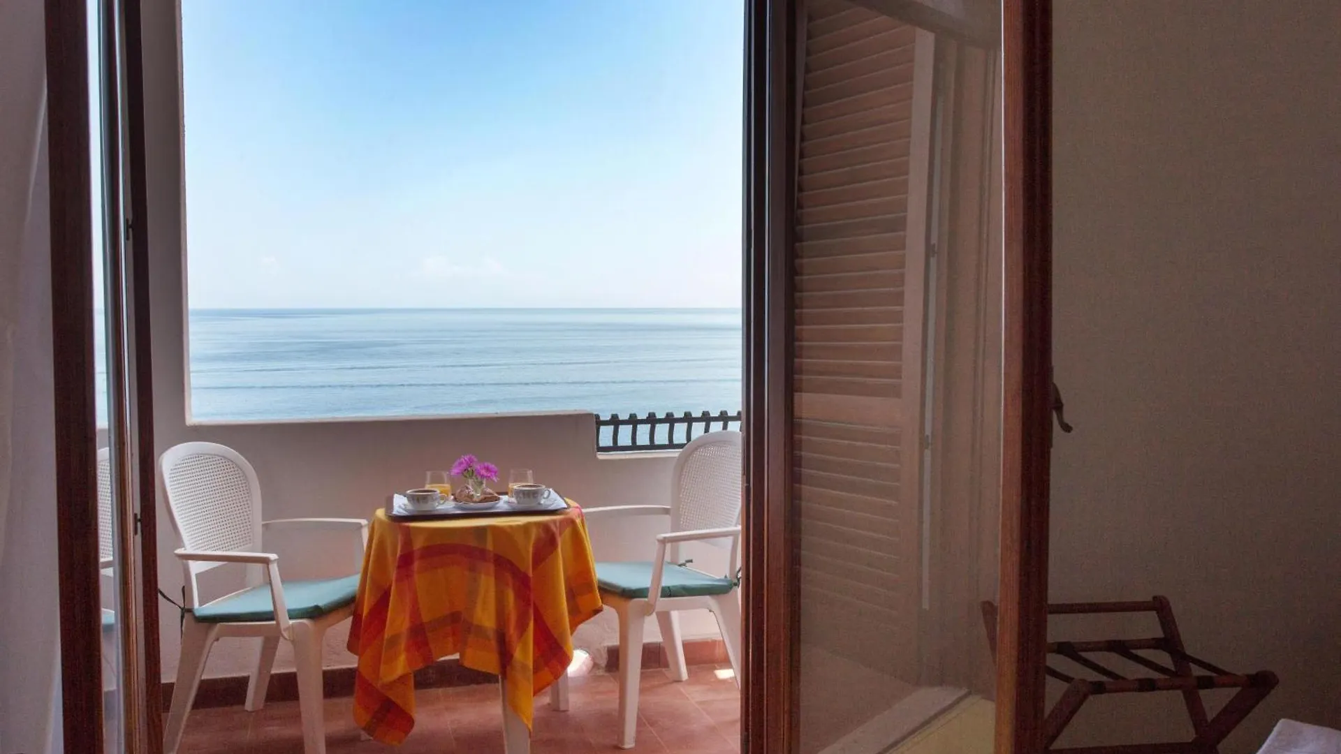 ****  Hotel Carasco Lipari  Italy